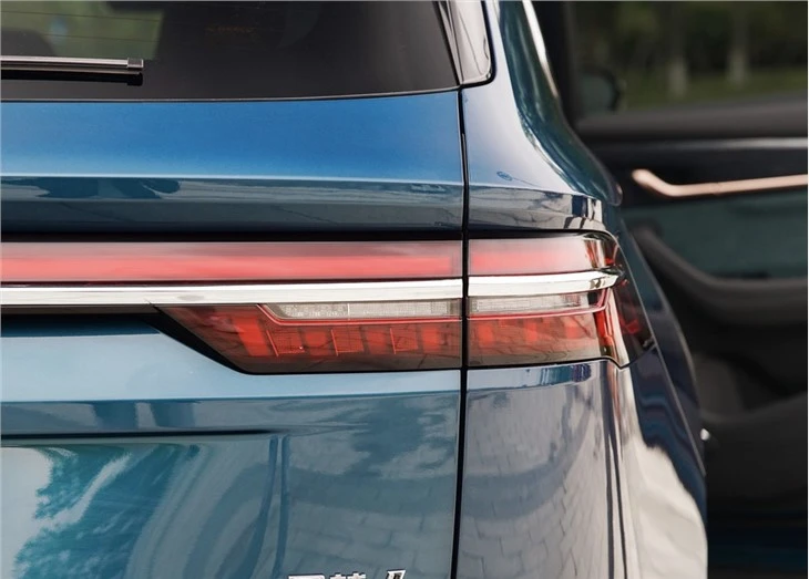 GEELY XingYue 2.0T 4WD SUV