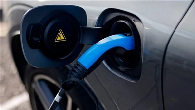 ポールスター、双方向充電および放電を備えた V2G プロジェクトを開始