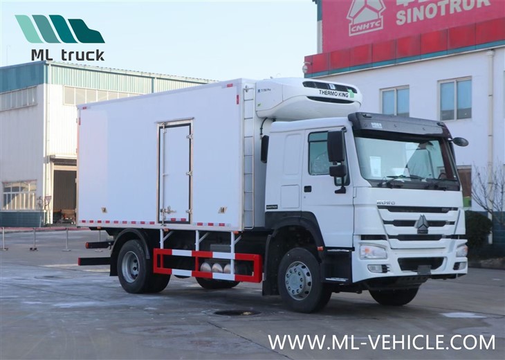 Sinotruk HOWO Manufacturer 4X2 4X4 All Wheel Driving Awd 5 10 Tons Mini Flatbed Stake Lorry Box Cargo Dumper