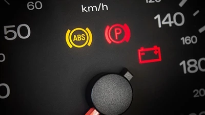 BYD ダッシュボードのブースト ライトが赤に変わる: それは何を意味しますか