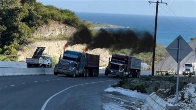 トラックが坂道を登るときにエンジン温度が高くなる原因