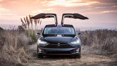 テスラ、トリムパネル剥がれの可能性のため870モデルX車両をリコール